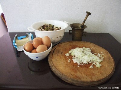 Suroviny na houbovou smaženici